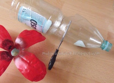 Как сделать цветок из бутылки